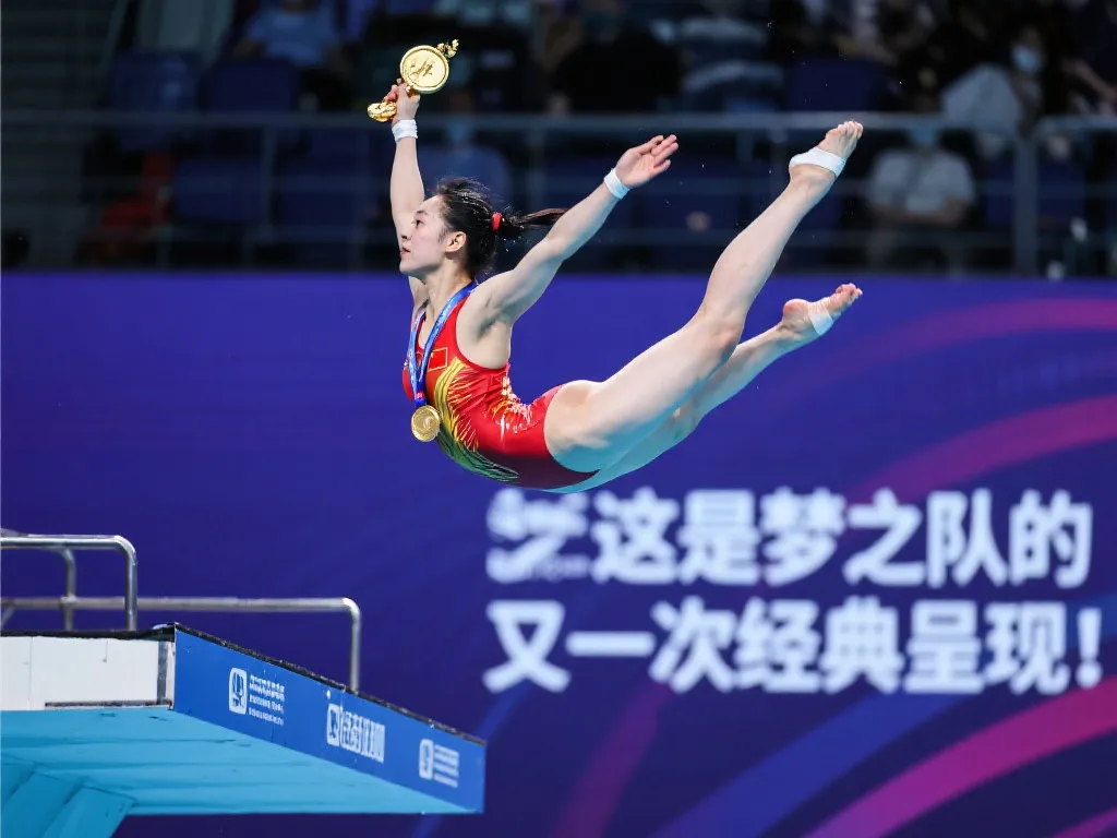 是努力从顶